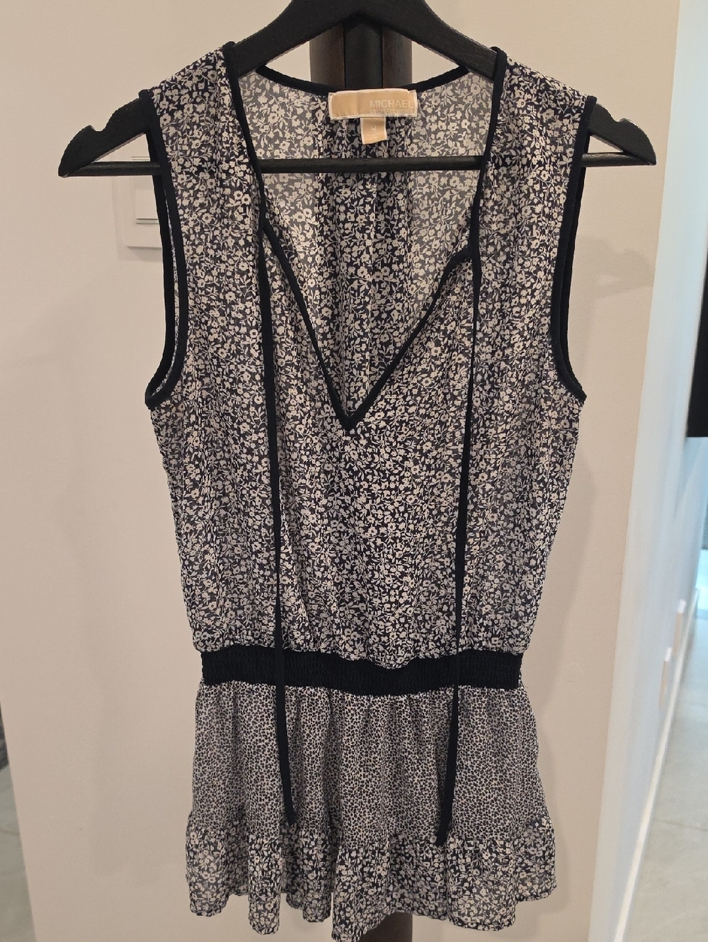 Michael Kors Navy & White Floral V-Neck Sleeveless Top